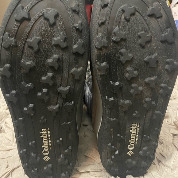 Great winter waterproof boot includes a soft faux fur collar and tongue lining. - Picture 2 of 6